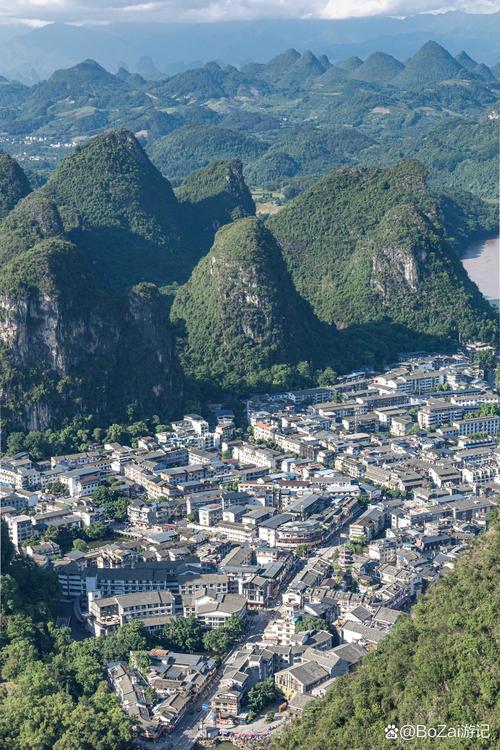 黑色洛城之魅：建筑摄影指南——探索神秘城市天际线